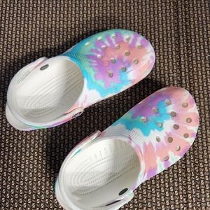 Crocs Classic Clogs Tie Dye Women Size 7